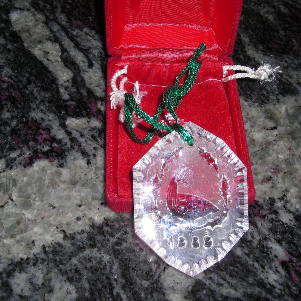 WATERFORD CRYSTAL ORNAMENT 1990